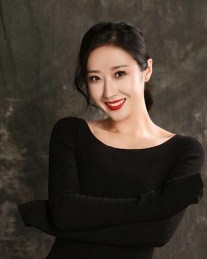 演员姓尹的,揭秘演艺圈中的尹氏传奇